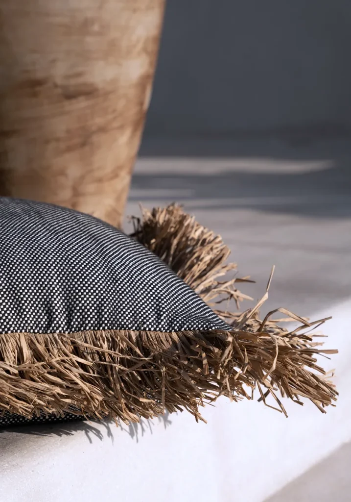De Cotton Bonita Kussenhoes - Zwart Naturel - 60x60 - Afbeelding 3
