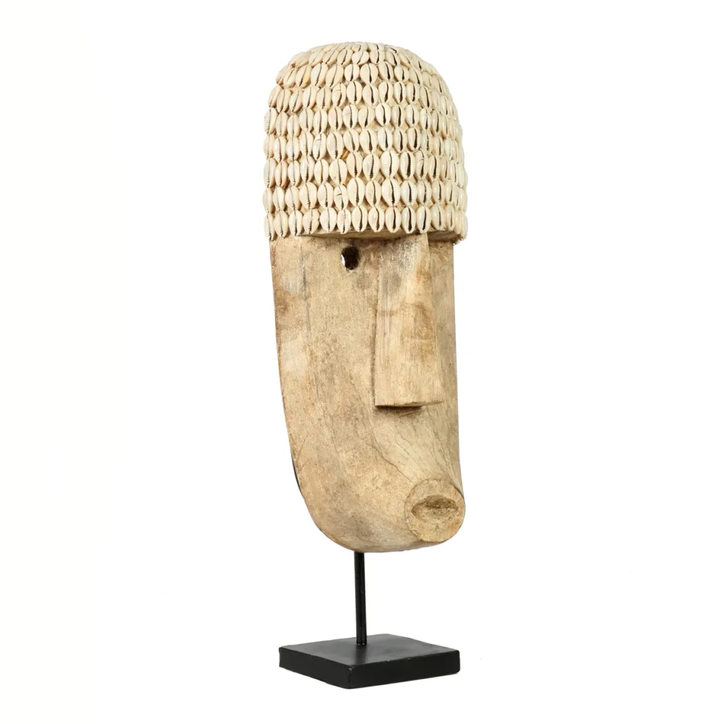 The Cowrie Mask on Stand - Large - Afbeelding 5