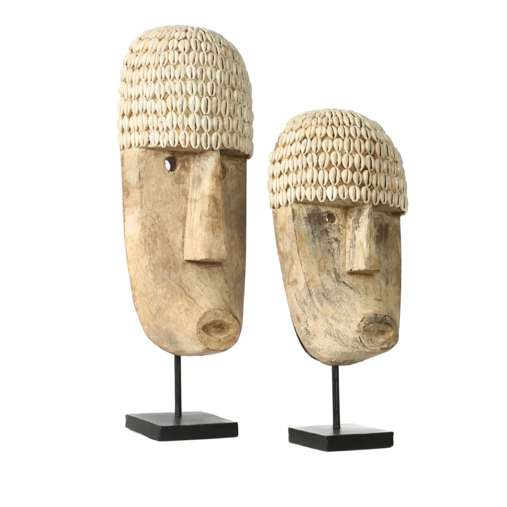 The Cowrie Mask on Stand - Large - Afbeelding 7